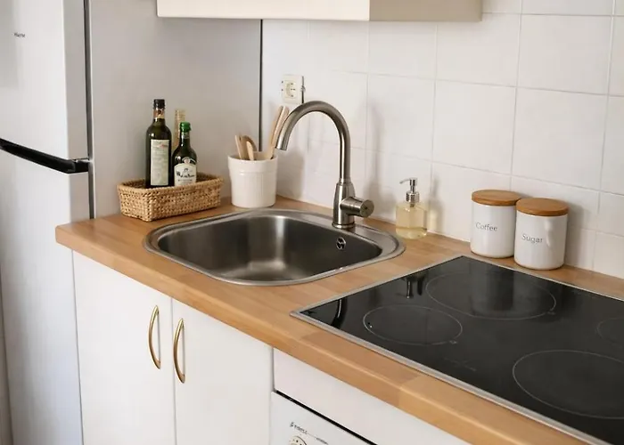 Tre Rums Laegenhet Naeral Havet